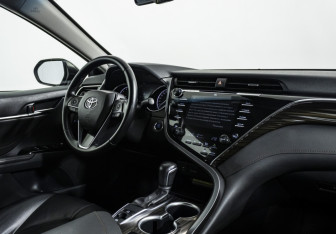 Подержанный автомобиль Toyota Camry Sedan 2019 года (9 фото)