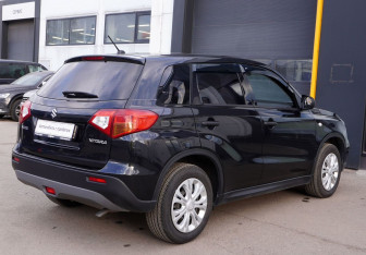Подержанный автомобиль Suzuki Vitara 2018 года (8 фото)