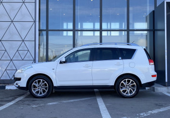 Подержанный автомобиль Citroen C-Crosser 2010 года (8 фото)