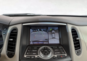 Подержанный автомобиль Infiniti QX50 2014 года (17 фото)