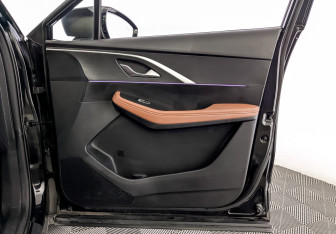 Подержанный автомобиль Omoda C5 2023 года (25 фото)