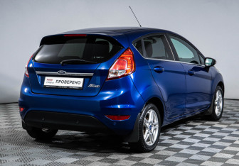 Подержанный автомобиль Ford Fiesta Hatchback 2015 года (5 фото)