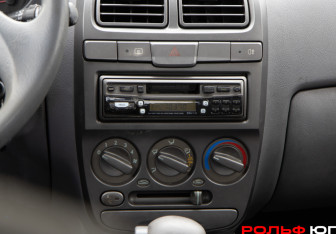 Подержанный автомобиль Hyundai Accent Sedan 2005 года (13 фото)