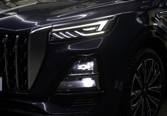 Подержанный автомобиль Hongqi HS5 2023 года (26 фото)