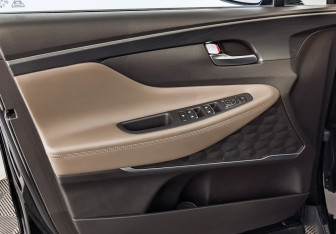 Подержанный автомобиль Hyundai Santa Fe 2022 года (19 фото)
