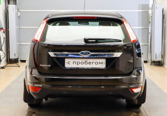 Подержанный автомобиль Ford Focus Hatchback 2008 года (5 фото)