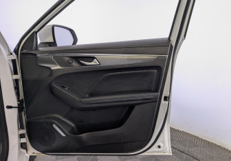 Подержанный автомобиль Haval Jolion 2023 года (24 фото)