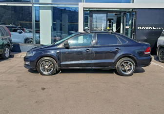 Подержанный автомобиль Volkswagen Polo Sedan 2016 года (8 фото)