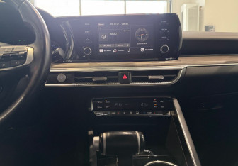Подержанный автомобиль Kia K5 2021 года (16 фото)