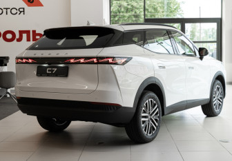Новый Omoda C7 2025 (4 фото)