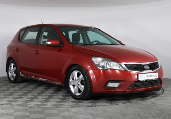 Подержанный автомобиль Kia Ceed Hatchback 2011 года (2 фото)