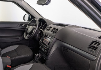 Подержанный автомобиль Skoda Yeti 2017 года (13 фото)