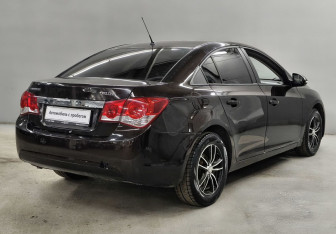 Подержанный автомобиль Chevrolet Cruze Sedan 2014 года (5 фото)