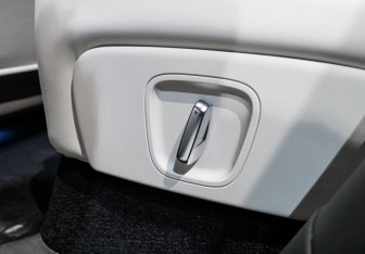 Подержанный автомобиль LiXiang L6 2024 года (16 фото)