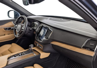 Подержанный автомобиль Volvo XC90 2018 года (13 фото)