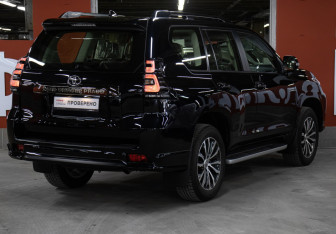 Подержанный автомобиль Toyota Land Cruiser Prado 2023 года (5 фото)