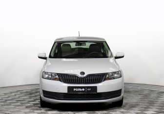 Подержанный автомобиль Skoda Rapid Liftback 2018 года (2 фото)