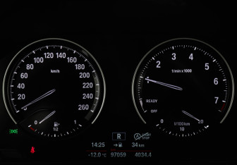 Подержанный автомобиль BMW X1 2021 года (13 фото)