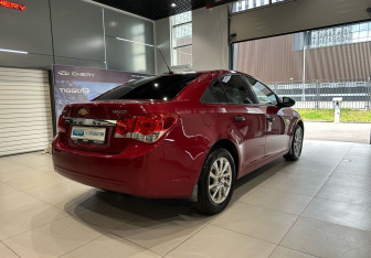 Подержанный автомобиль Chevrolet Cruze Sedan 2011 года (4 фото)