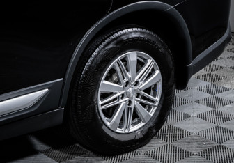 Подержанный автомобиль Mitsubishi Outlander 2015 года (15 фото)