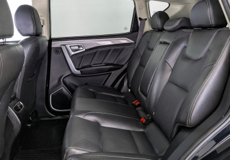 Подержанный автомобиль Geely Emgrand X7 2018 года (12 фото)