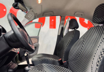 Подержанный автомобиль Nissan Micra Hatchback 2005 года (9 фото)