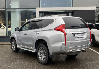 Подержанный автомобиль Mitsubishi Pajero Sport 2018 года (7 фото)