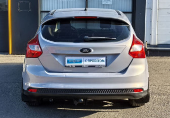 Подержанный автомобиль Ford Focus Hatchback 2012 года (6 фото)