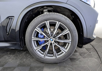 Подержанный автомобиль BMW X5 2021 года (18 фото)