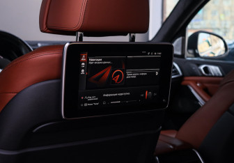 Подержанный автомобиль BMW X7 2021 года (13 фото)