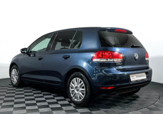 Подержанный автомобиль Volkswagen Golf Hatchback 2011 года (7 фото)