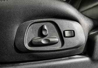 Подержанный автомобиль Mitsubishi Pajero 2008 года (14 фото)