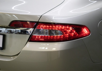 Подержанный автомобиль Jaguar XF Sedan 2008 года (22 фото)