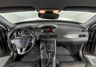 Подержанный автомобиль Volvo XC70 2016 года (13 фото)