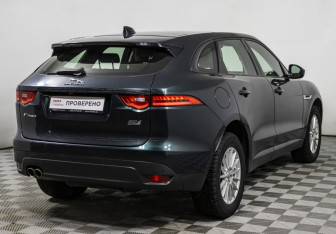 Подержанный автомобиль Jaguar F-Pace 2017 года (5 фото)