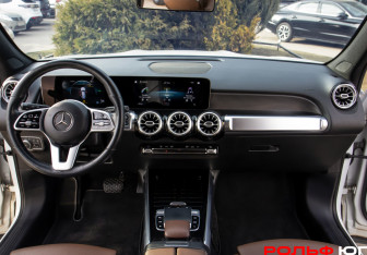 Подержанный автомобиль Mercedes-Benz GLB 2020 года (10 фото)