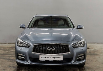 Подержанный автомобиль Infiniti Q50 2014 года (2 фото)