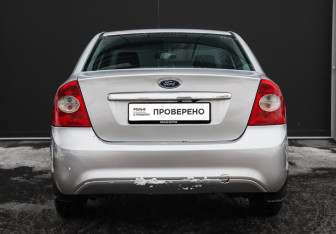 Подержанный автомобиль Ford Focus Sedan 2008 года (5 фото)