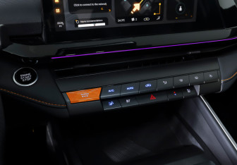 Подержанный автомобиль Changan UNI-V 2023 года (22 фото)