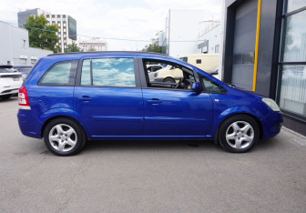 Подержанный автомобиль Opel Zafira Compactvan 2008 года (4 фото)
