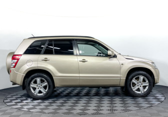 Подержанный автомобиль Suzuki Grand Vitara 2006 года (4 фото)