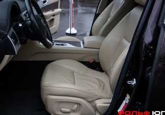 Подержанный автомобиль Jaguar XF Sedan 2013 года (15 фото)