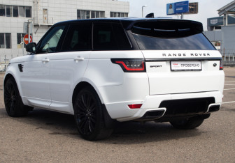 Подержанный автомобиль Land Rover Range Rover Sport 2018 года (7 фото)