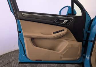 Подержанный автомобиль Porsche Macan 2021 года (19 фото)