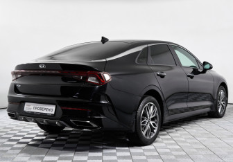 Подержанный автомобиль Kia K5 2020 года (5 фото)