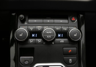 Подержанный автомобиль Land Rover Range Rover Evoque 2012 года (21 фото)