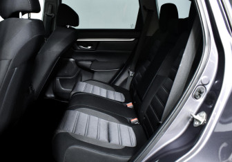 Подержанный автомобиль Honda CR-V 2019 года (13 фото)