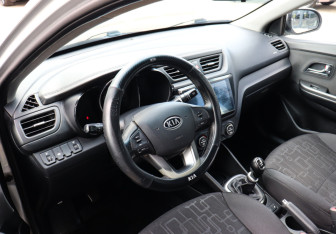 Подержанный автомобиль Kia Rio Sedan 2012 года (7 фото)