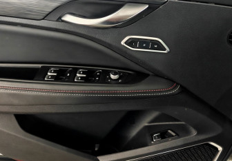 Подержанный автомобиль Geely Tugella 2023 года (17 фото)