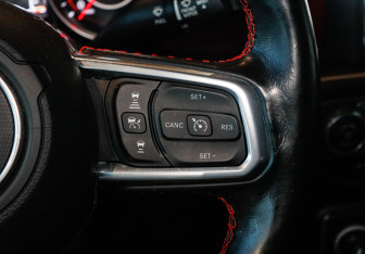 Подержанный автомобиль Jeep Gladiator 2022 года (26 фото)